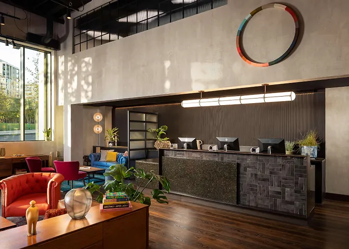 Hotel The Gantry London, Curio Collection By Hilton